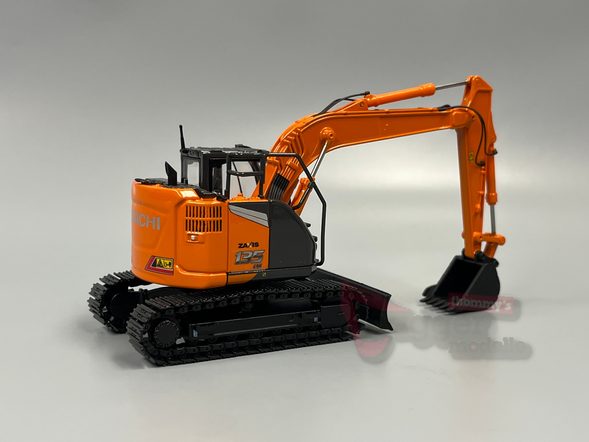 25018 -TMC -Hitachi Zaxis 135-7 US Kurzheckbagger